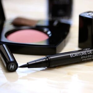ECRITURE DE CHANEL LIQUID EYELINER